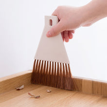 將圖片載入圖庫檢視器 Mini Desktop Broom and Dustpan Set Household Dust Pan and Brush Cleaning Tool
